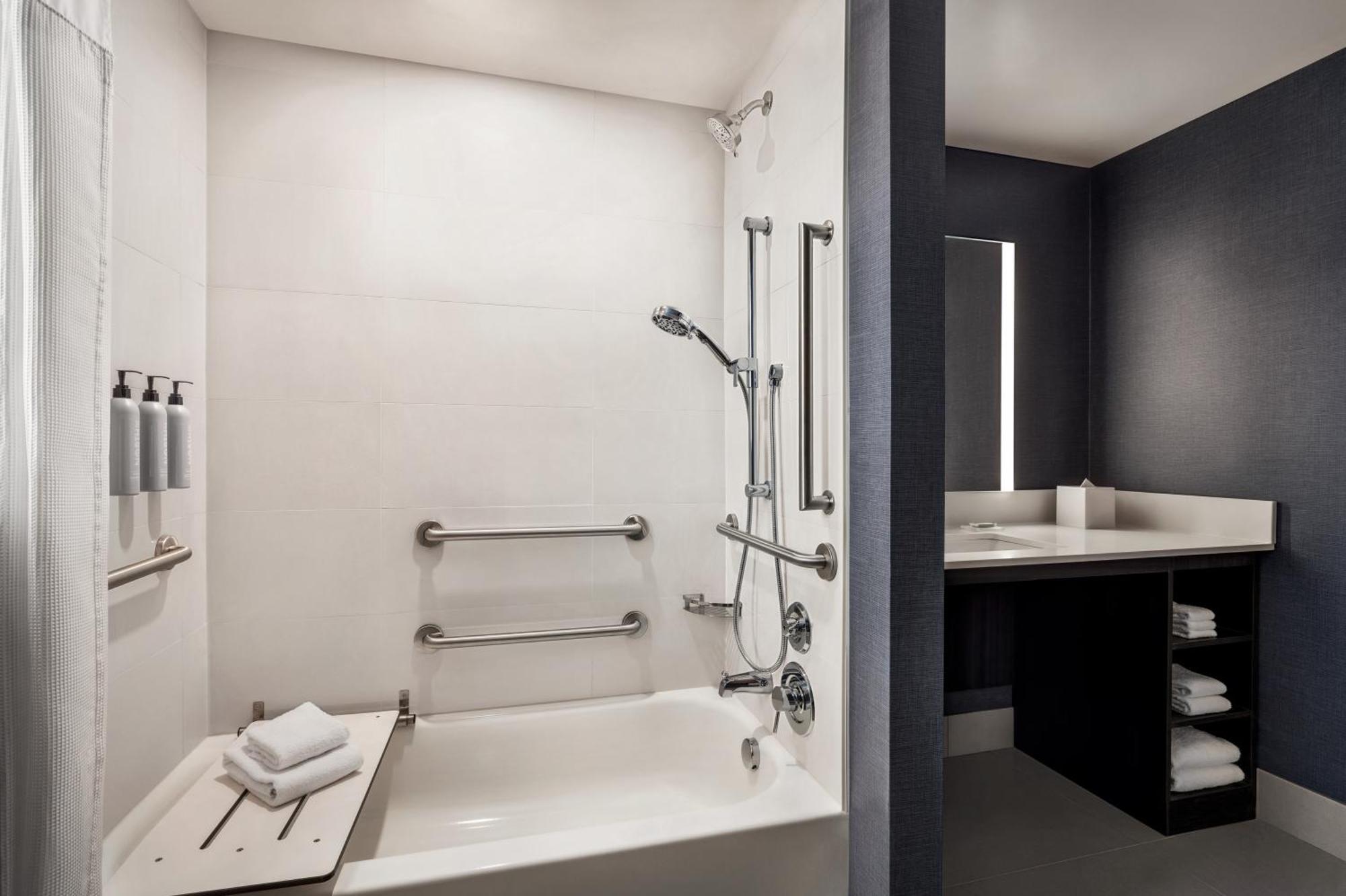 Hotel By Marriott Mechanicsburg 3*