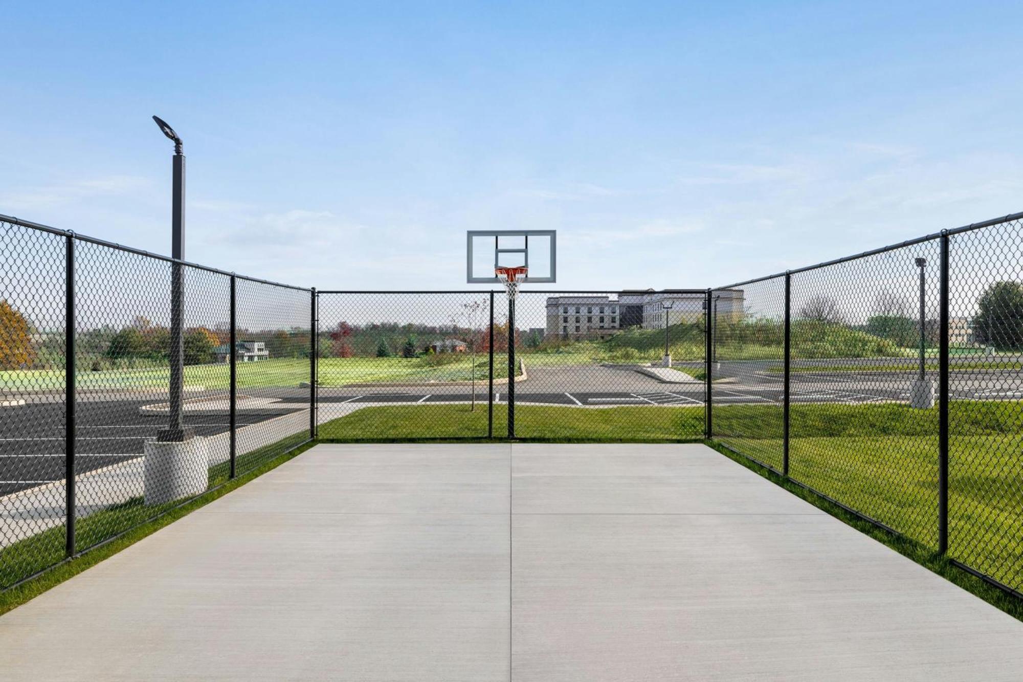 By Marriott Mechanicsburg 3*