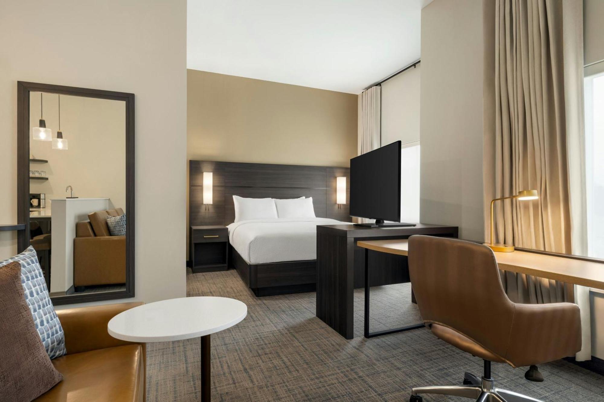 By Marriott Mechanicsburg 3* Enola